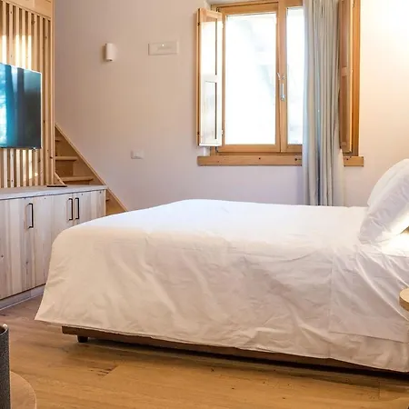 Aura Relais